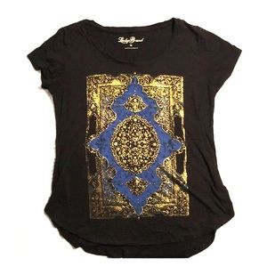 Lucky Brand T-shirt. Like new.
